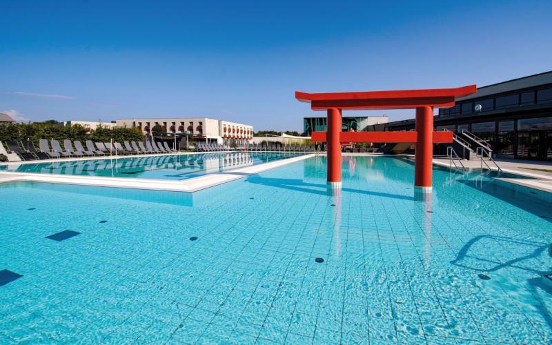Poolbereich des Hotels und Spa Linsberg Asia