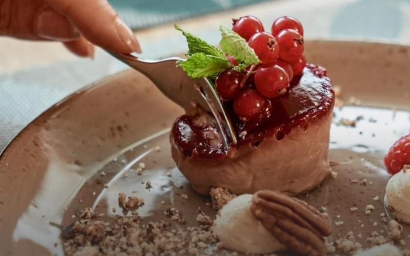 Ein schön zubereiteter Dessertteller im Restaurant des Falkensteiner Genuss und Wohlfühlhotel Mühlviertel