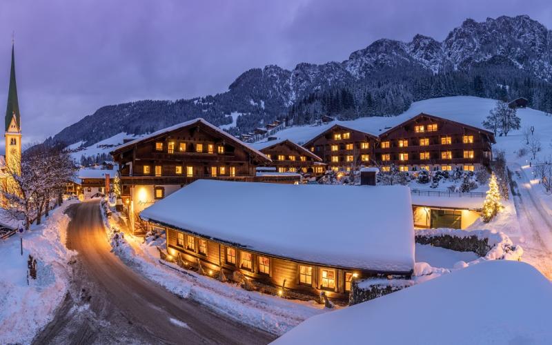 Aussenansicht im Winter des Hotels der Böglerhof