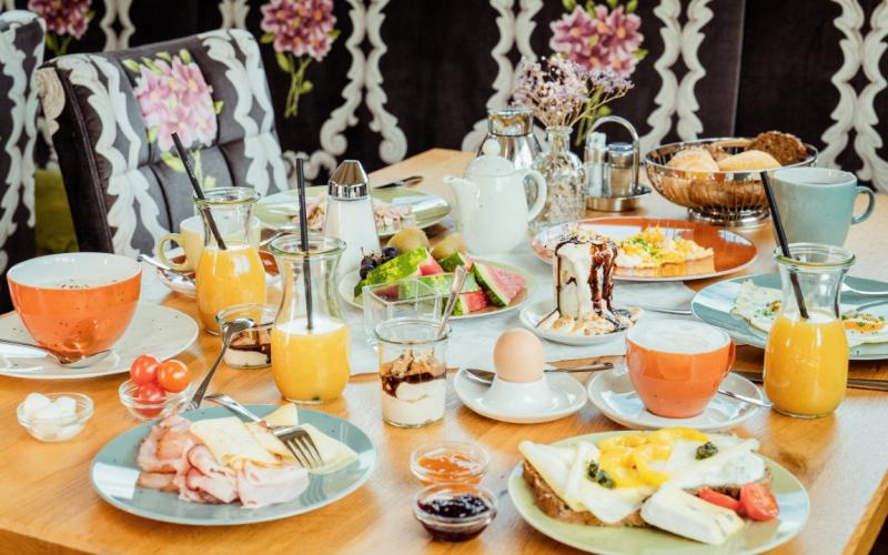 Gedeckter Frühstückstisch im Hotel DIE BARBARA