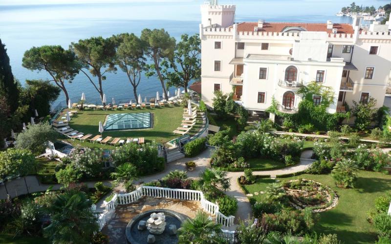 Hotel Miramar Aussenansicht des Hotels Miramar mit beeindruckender Architektur