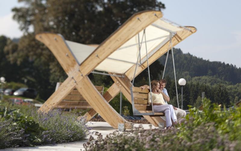 Hotel Moorheilbad Harbach Große Schaukel im Garten des Hotels Moorheilbad Harbach