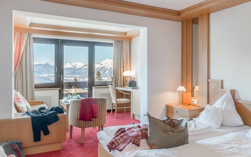 Inntalerhof DAS Panoramahotel Beispiel eines Doppelzimmers mit Balkon im Inntalerhof DAS Panoramahotel