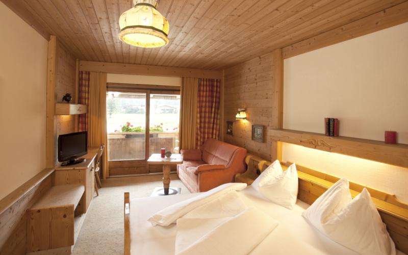 Landhotel Strasserwirt Beispiel eines Doppelzimmers "Hausberg" im Landhotel Strasserwirt