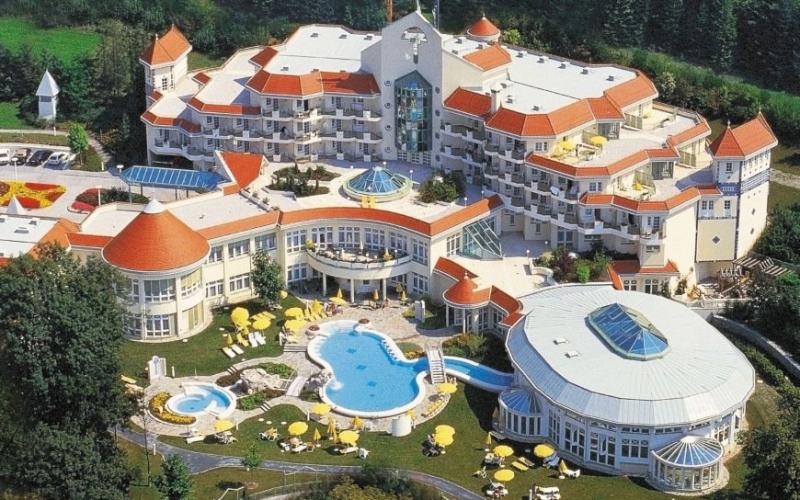 Aussenansicht des Reduce Hotels Thermal