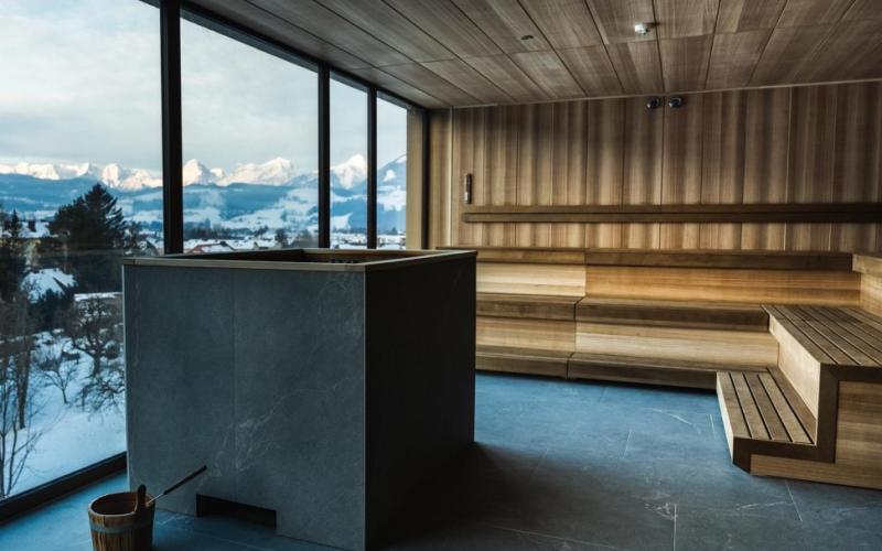 Sauna mit Panoramablick auf die umliegenden Berge vom Hotel Dilly - Das Nationalpark Resort