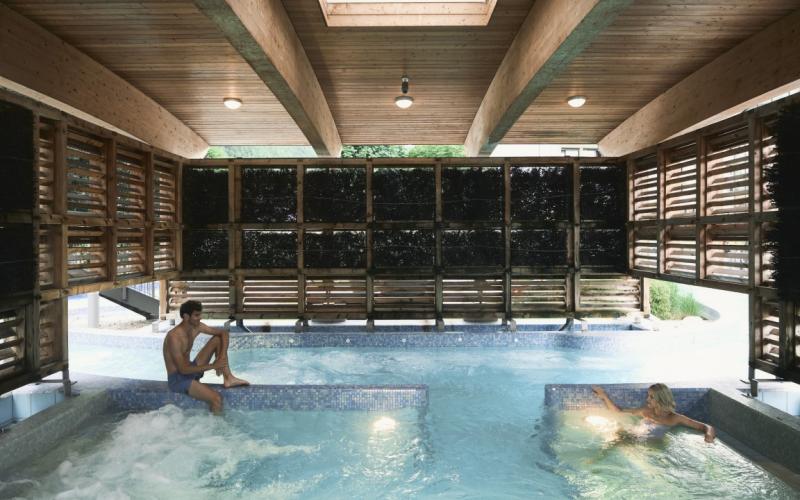 Gäste im Poolbereich EurothermenResort Bad Ischl Hotel Royal