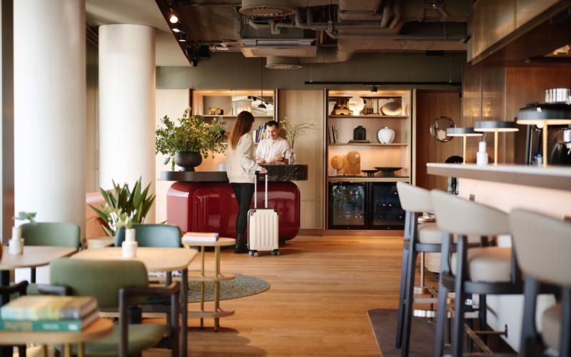 Hotel A by Adina - Restaurant Lotties und Empfang