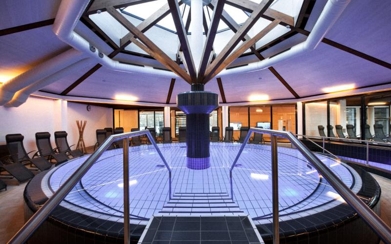 Innenbereich der Therme im Heilthermen Resort Bad Waltersdorf