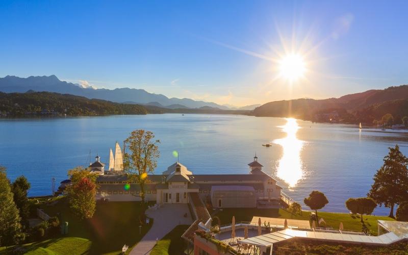 Aussicht auf den See bei Abenstimmung im Werzer´s Hotel Resort Pörtschach
