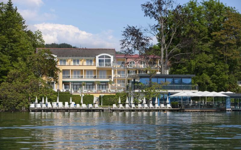 Aussenasicht von der Seerichtung auf das Seehotel Dr. Jilly