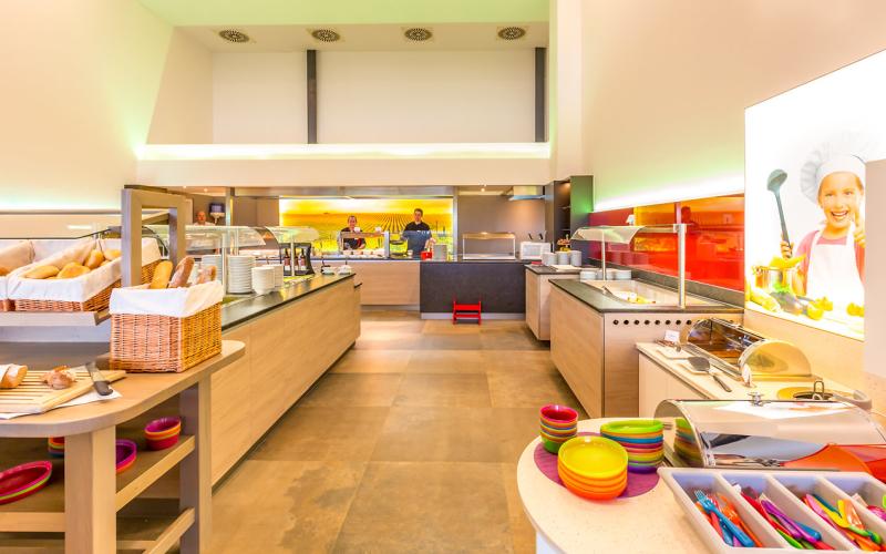 Frühstücksbuffet im Thermenhotel ALL IN RED