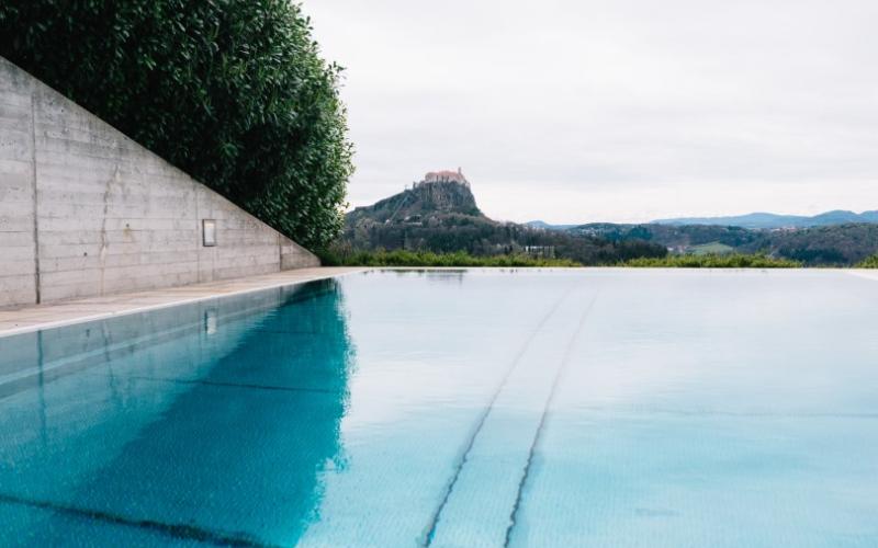 Aussenpool des Genusshotels Riegersburg