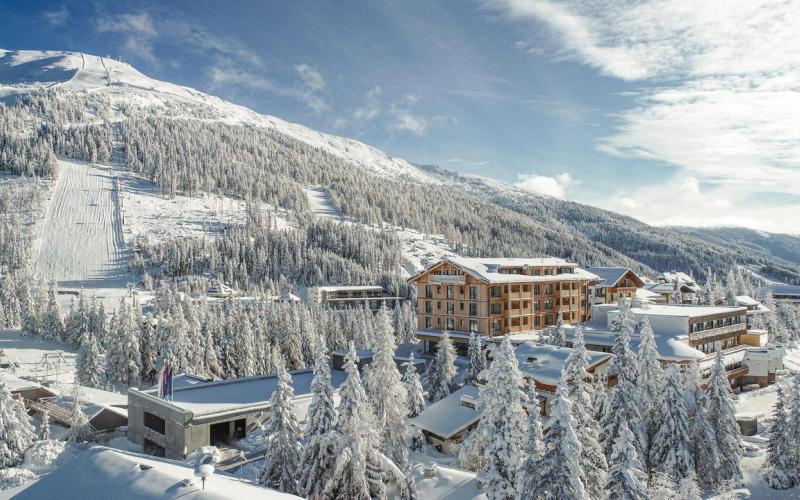 Hotelansicht im Winter vom Hotel Das KATSCHBERG