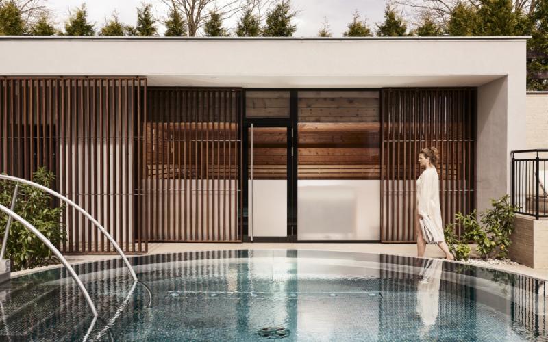 Wellnessbereich mit einem Gast im Falkensteiner Balance Resort Stegersbach