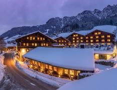 Aussenansicht im Winter des Hotels der Böglerhof