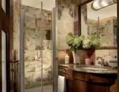 Art Deco Imperial Hotel Prag Badezimmer mit viel Marmor im Art Deco Imperial Hotel Prag