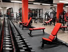 Freihantelbereich im Clever Fit Wien Neubau