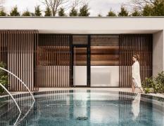 Wellnessbereich mit einem Gast im Falkensteiner Balance Resort Stegersbach