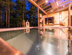 Balance Hotel Pörtschach Innenpool in Abendstimmung