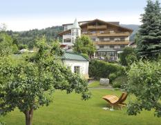 Hotel Herrschaftstaverne **** Aussenansicht des Hotels Herrschaftstaverne mit dem umgebenden Garten