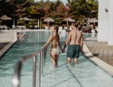 Karibik Lagune im Aussenbereich des Spa Resort Geinberg