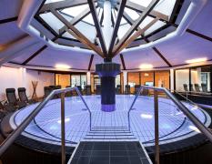 Innenbereich der Therme im Heilthermen Resort Bad Waltersdorf