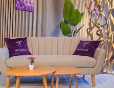 Lounge zum Erholen mit Pölstern