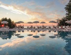 Schwimmbad im Aussenbereich des Grifid Hotels Vistamar