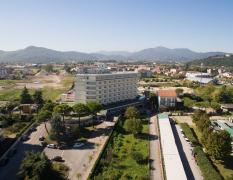 Luftbild über das Hotel Terme Abano Verdi und seine Umgebung