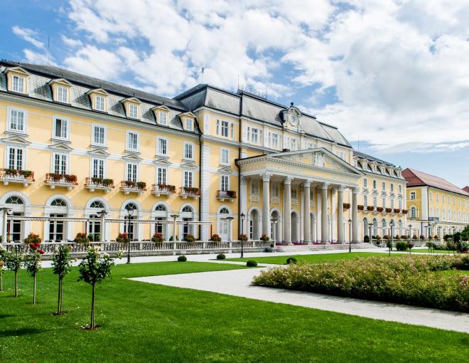 Aussenansicht der Vordersesite des Grand Hotels Rogaška