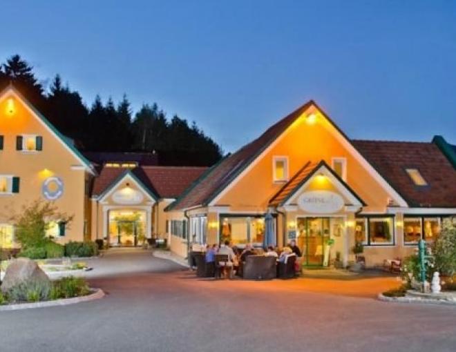 Aussenansicht des Hotels Grüne Au