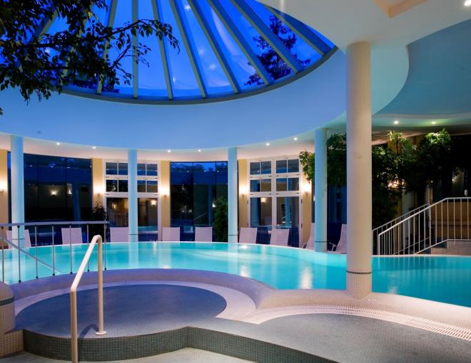 Poollandschaft im Wellnesshotel Allmer