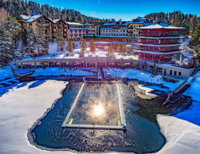 Aussenansicht des Hotels Hochschober im Winter